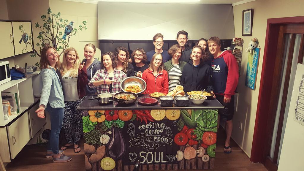 Bazil'S Backpackers Bbh Hostel & Surf School Westport Exteriör bild