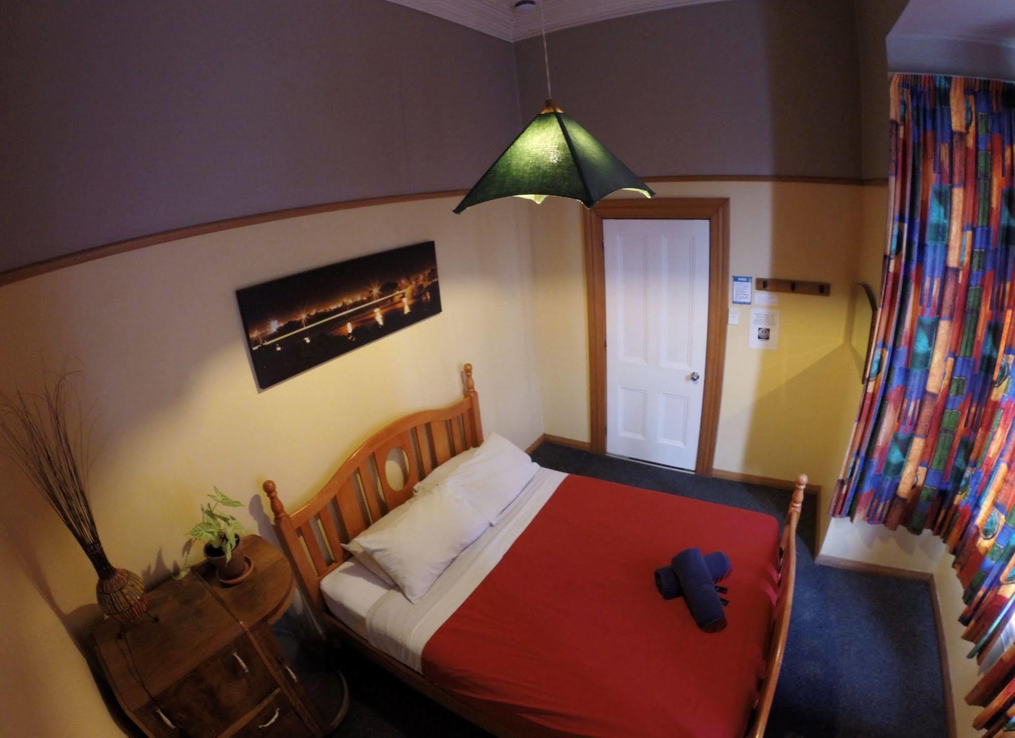 Bazil'S Backpackers Bbh Hostel & Surf School Westport Exteriör bild