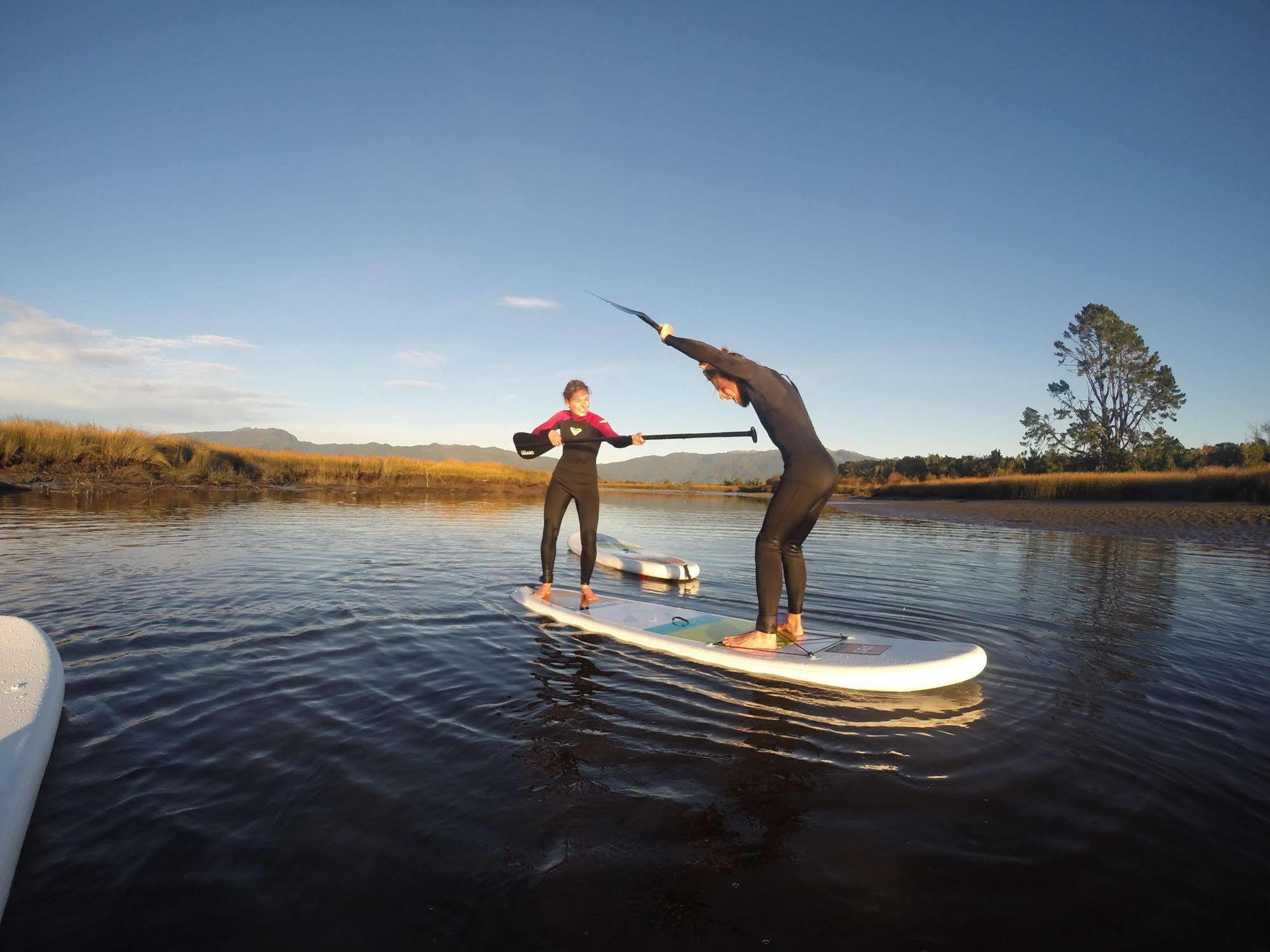 Bazil'S Backpackers Bbh Hostel & Surf School Westport Exteriör bild