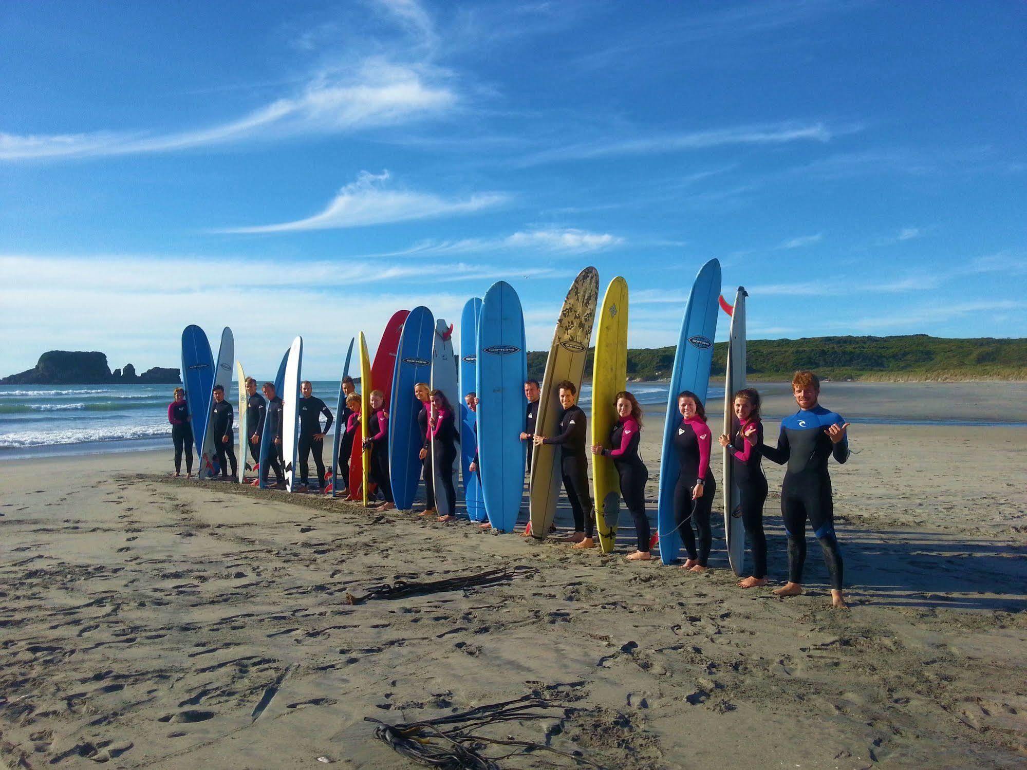 Bazil'S Backpackers Bbh Hostel & Surf School Westport Exteriör bild