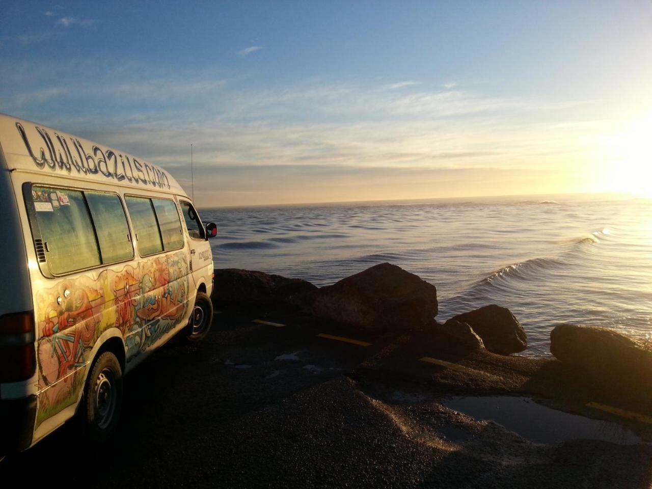 Bazil'S Backpackers Bbh Hostel & Surf School Westport Exteriör bild